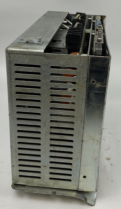 ALLEN BRADELY 2098-DSD-HV030-SE SERVO DRIVE SER.B  3PH FIRM. V1.53 ***PARTS***