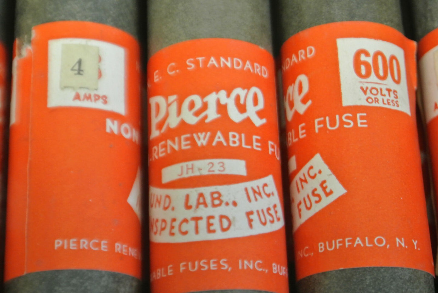 LOT of 7 / PIERCE NON-RENEWABLE FUSES 4A / 600V / NEW SURPLUS