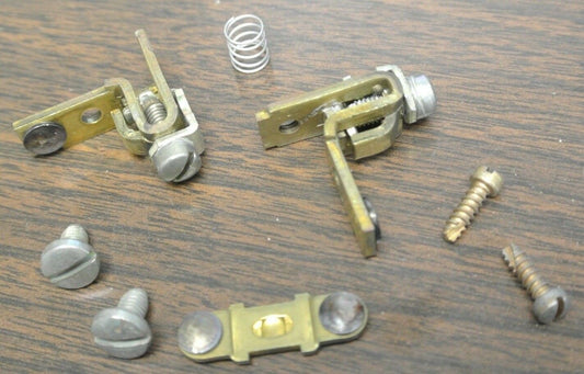 GENERAL ELECTRIC CR55-152313G7 CONTACTS SET / 1 POLE / NEW SURPLUS