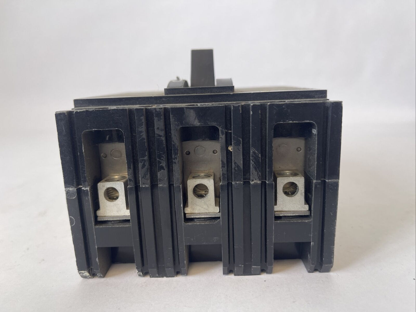 SQUARE D FAL36015 MOLDED CASE CIRCUIT BREAKER 15AMP 600VAC 250VDC 3POLE SERIES 2