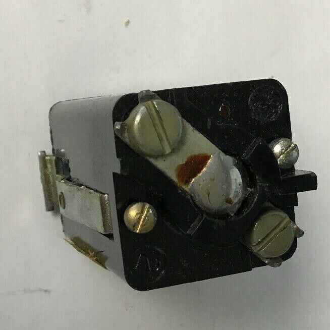 GE CR103C1101 SQUARE INDICATING LIGHT 120V MAX AC/DC***NO BULB***