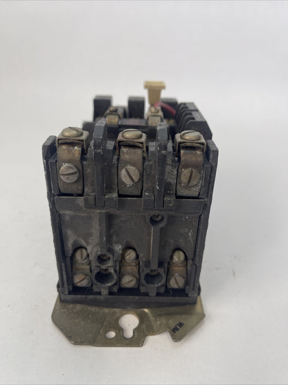 ALLEN BRADLEY 509-BOD SER B STARTER 600VAC 27AMP 10HP COIL 115-120V W24 HEATERS