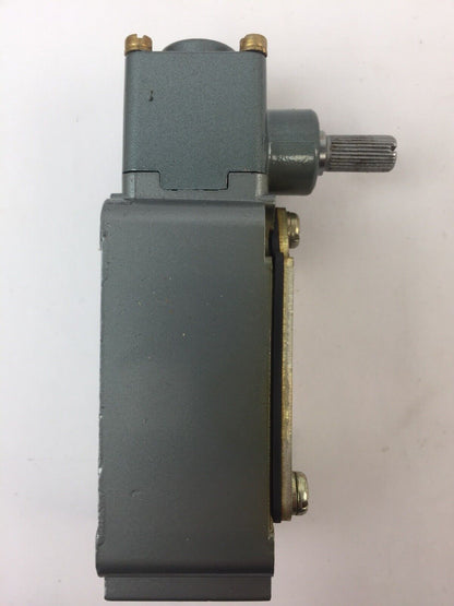 WESTINGHOUSE RRLAB OIL TITE LIMIT SWITCH 600VAC 10AMP