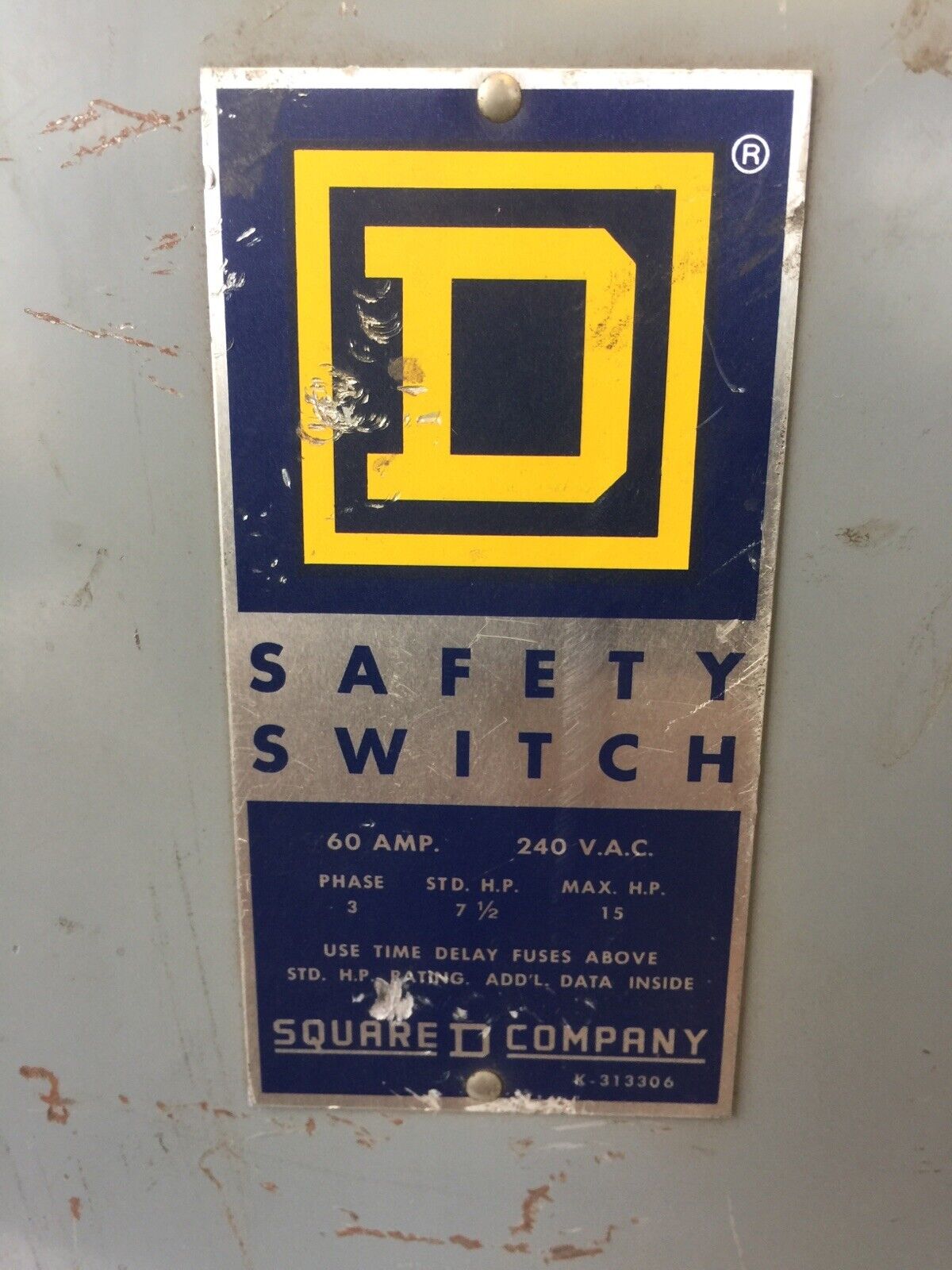 SQUARE D H322 FUSIBLE SAFETY SWITCH SERIES A1 240VAC 60AMP 15HP 3 POLE