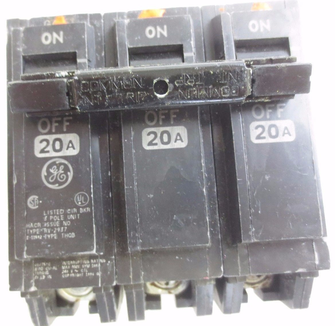GE THQB32020 CIRCUIT BREAKER COMMON-TRIP BOLT-ON 20A, 240V, 3-POLE