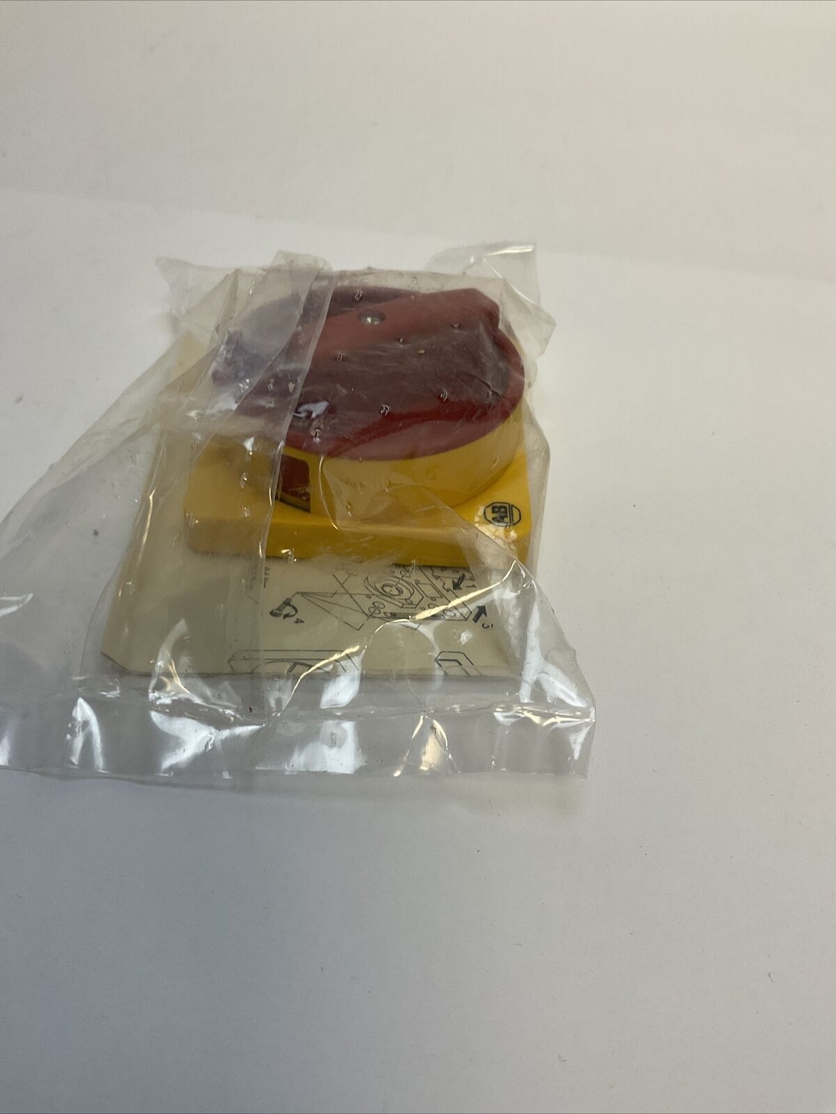 ALLEN BRADLEY 194L-HE6N-175 SER B ACTUATOR N 67X67 0-1 OFF-ON UL TYPE 1/12