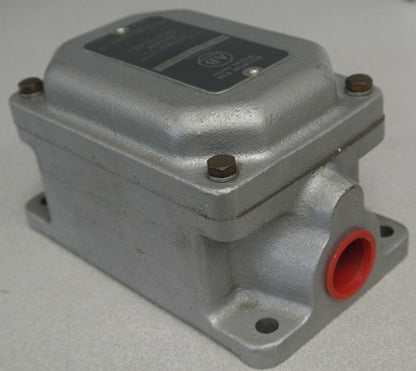ALLEN-BRADLEY 836 AP11 PKC7 PRESSURE SWITCH  - NEW SURPLUS