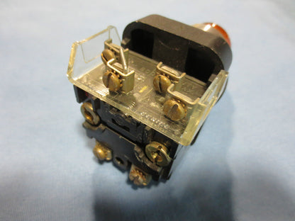 ALLEN-BRADLEY 800T-998422 Ser. B ILLUMINATED PUSH BUTTON AMBER
