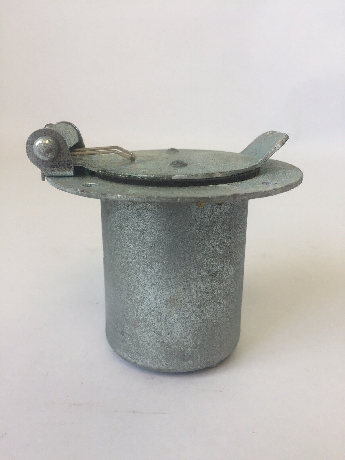 HUBBELL 3768 TWIST-LOCK FLANGED INLET WITH LIFT COVER 250VDC 600VAC 50A 4-WIRE