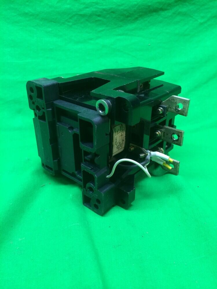 YASKAWA ELECTRIC TYPE HI-50ETU MAGNETIC CONTACTOR 100A 220V COIL