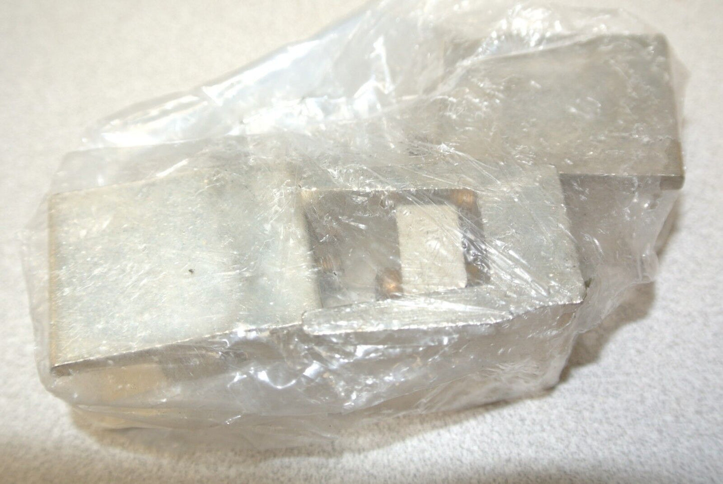 ALLEN-BRADLEY 1494F-C622 FUSE BLOCK ADAPTER PLATE KIT / 600V, 200A / NEW SURPLUS