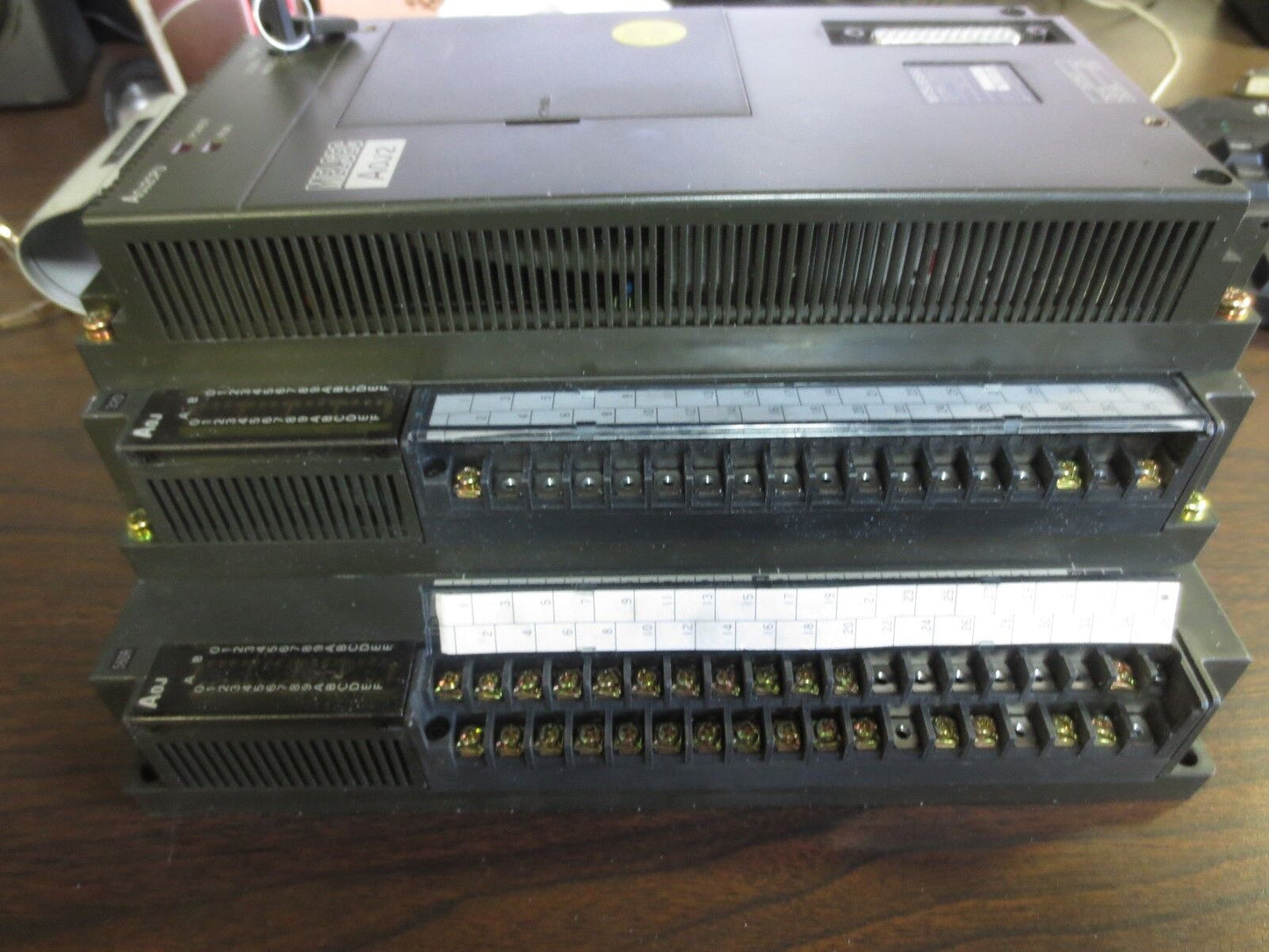 MITSUBISHI A0J2CPU PROGRAMMABLE CONTROLLER - incl. A0J2-E32D, A0J2-E56DR w/KEYS