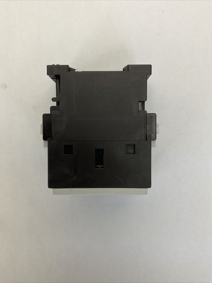 SIEMENS 3RT10261AC20 CONTACTOR 35A 600VAC 20HP 3POLE COIL 24V 50/60HZ