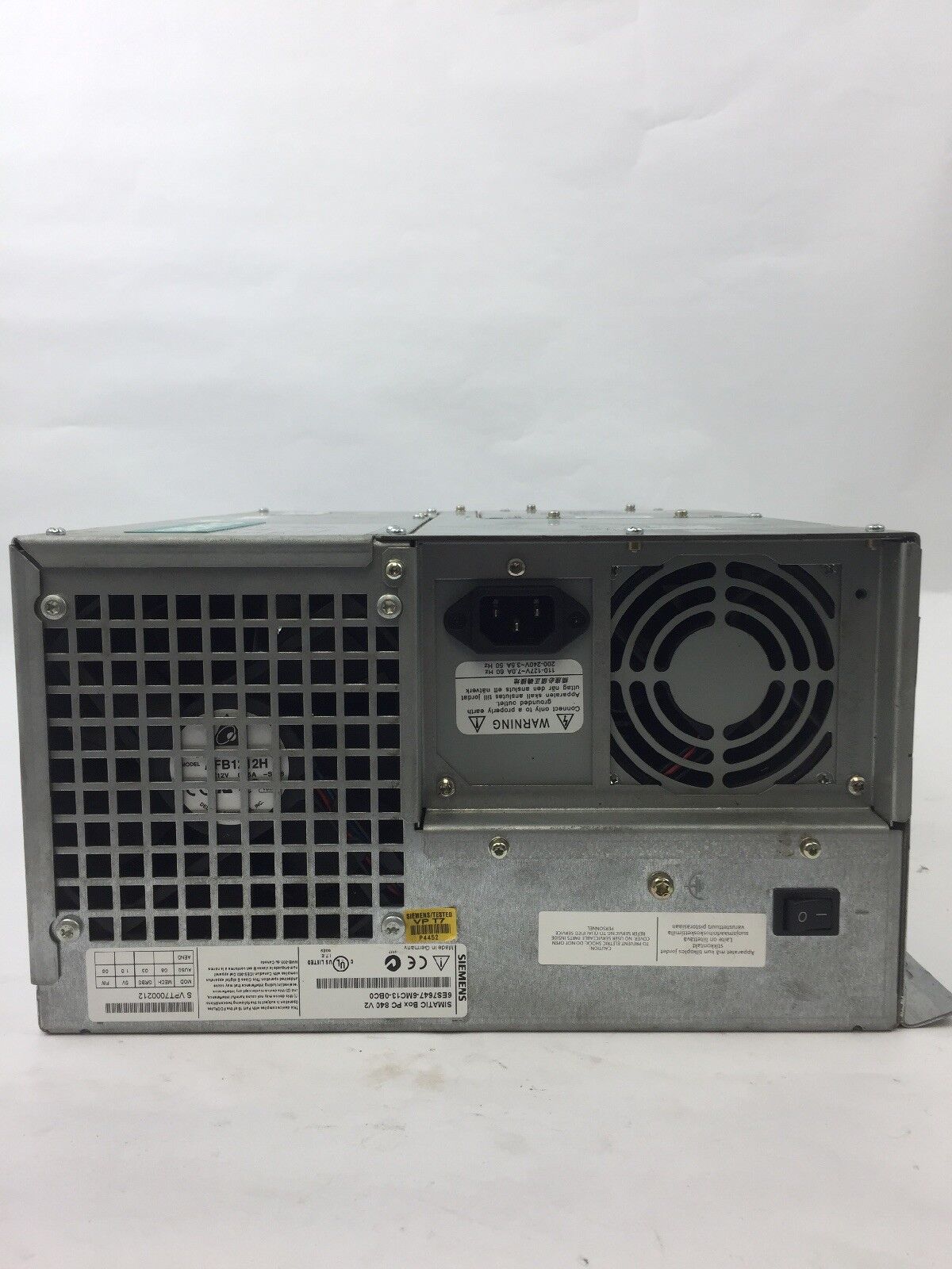 SIEMENS 6ES7647-6MC13-0BC0 SIMATIC BOX PC 840 V2 PENTIUM 4 2.4 GHz AC 110/230 V