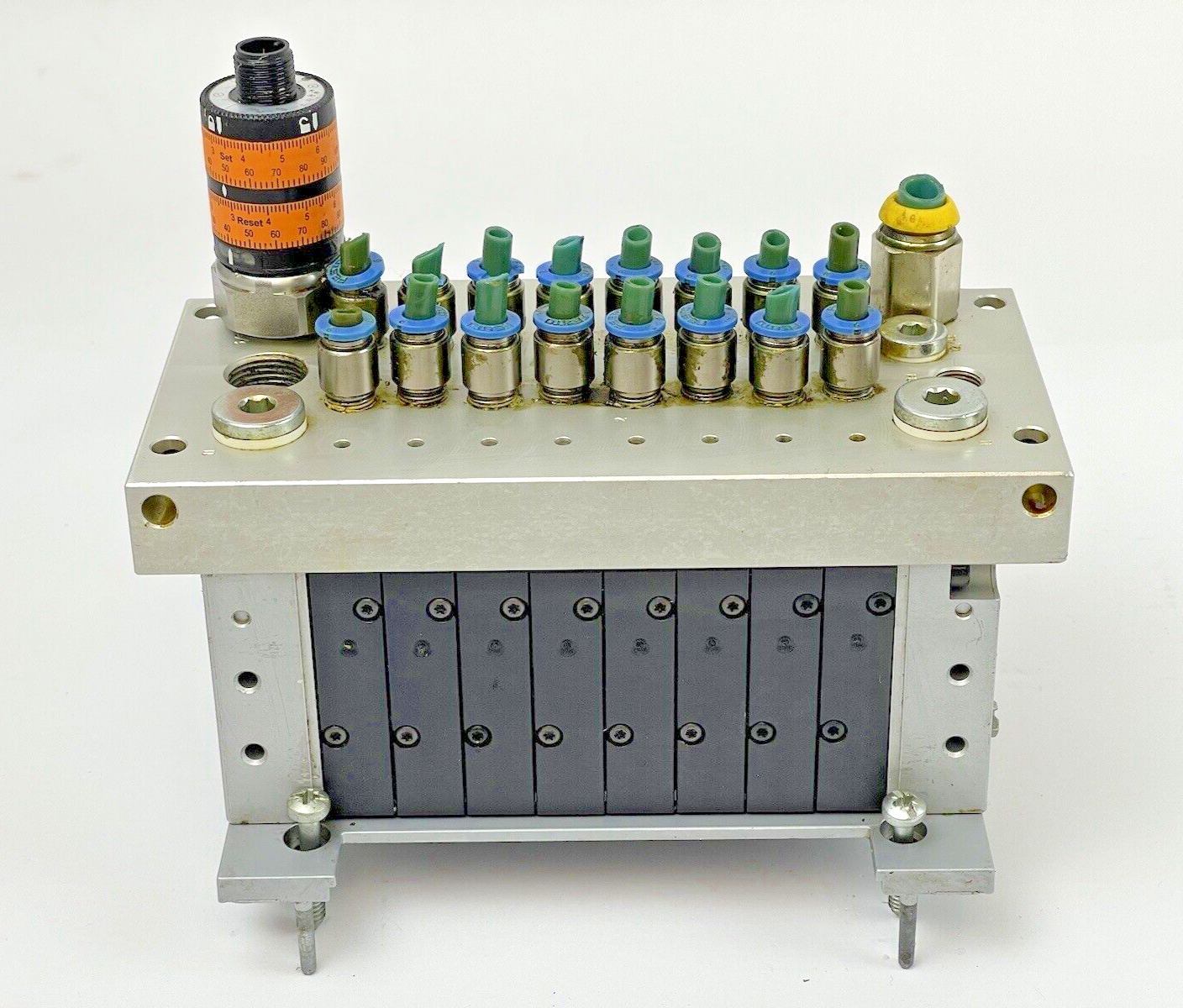 FESTO - CPV14-V1 - VALVE MANIFOLD-W/ PNEUM CONN & STACK PLATES, B102(6), B002(2)