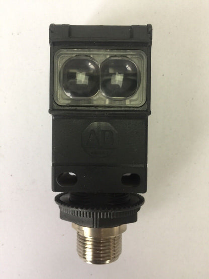 ALLEN BRADLEY 42GDP-9004-QD8 PHOTOSWITCH DIFFUSE DIAGNOSTIC SENSOR 90-264VAC