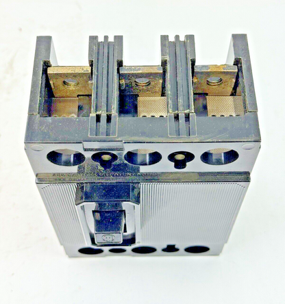 ITE - QJ3-H225 - MOLDED CASE CIRCUIT BREAKER - 3 POLE, 240 VAC, 225 A - NEW