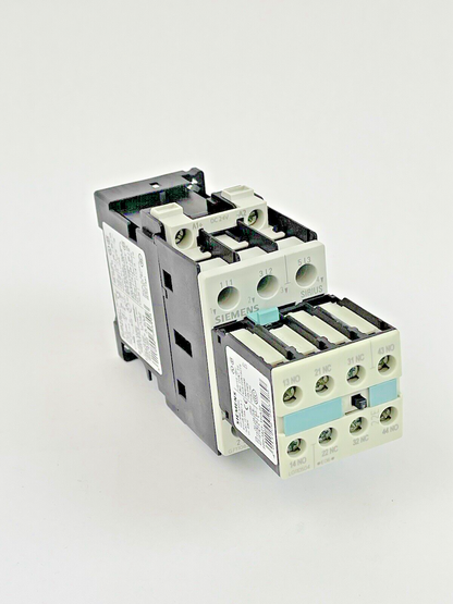 SIEMENS - 3RT1026-1BB44 - CONTACTOR - 3 Pole 25 (AC-3) A 400 V AC