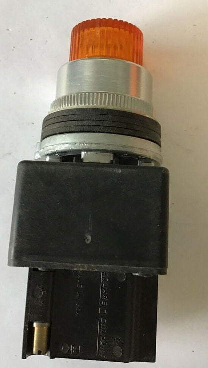 SQUARE D 9001KT-1 PILOT LIGHT PUSH TO TEST 120V 60HZ SER.B ORANGE CAP