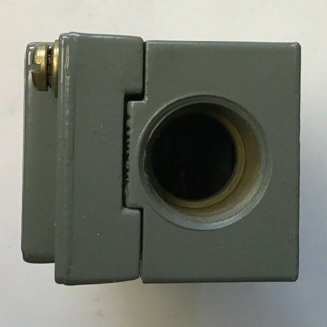 SQUARE D 9007 PSP224A PROXIMITY SWITCH 120VAC 50/60HZ 0.6A NEMA D150 SERIES A