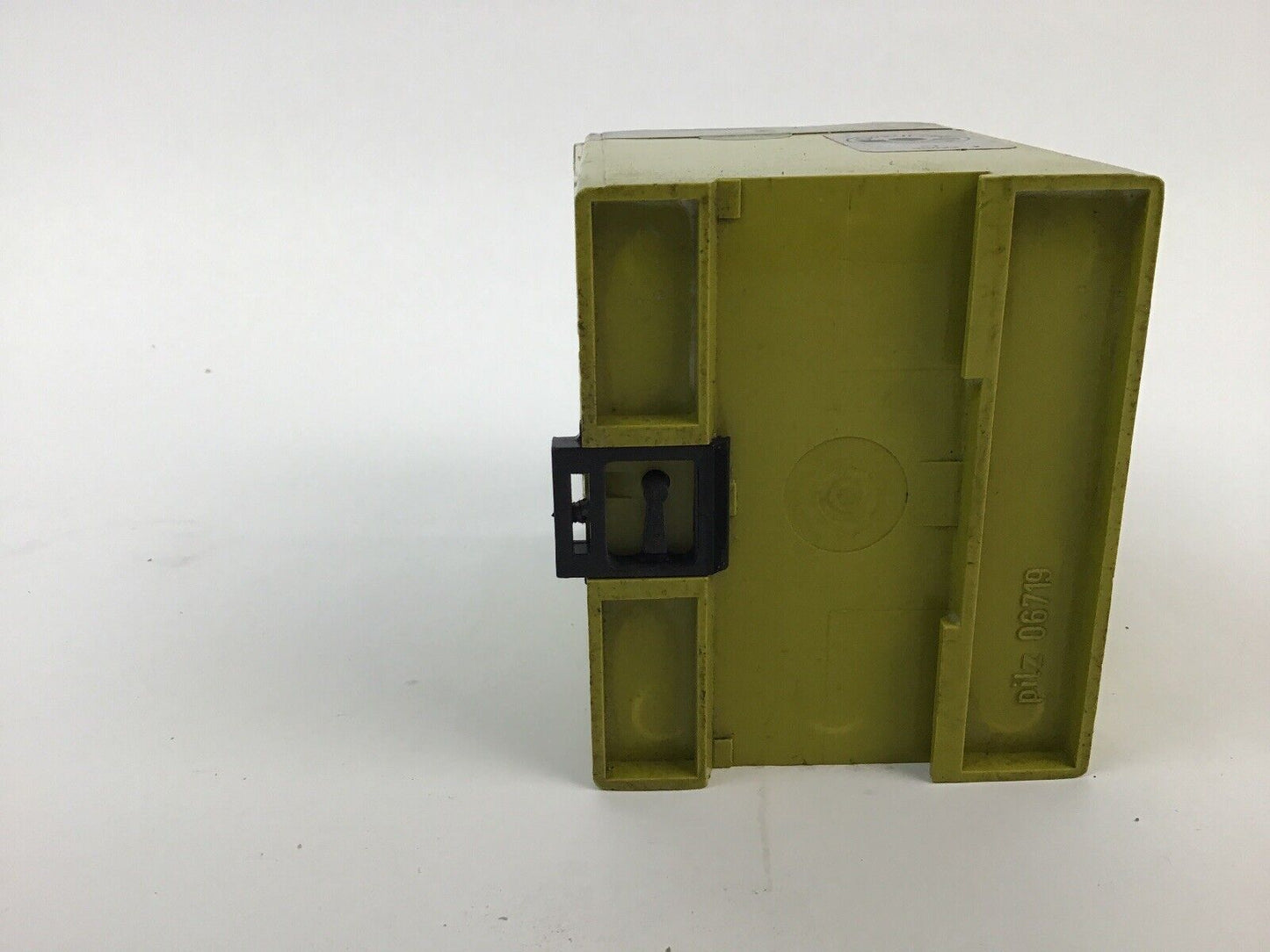PILZ PNOZ8 SAFETY RELAY 120VAC 6VA 50-60Hz