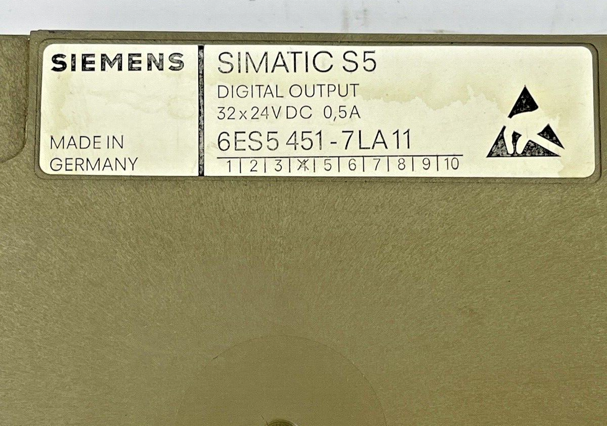 SIEMENS - 6ES5 943-7UA11 - CENTRAL PROCESSING UNIT W/ DESC DOOR - SIMSATIC S5