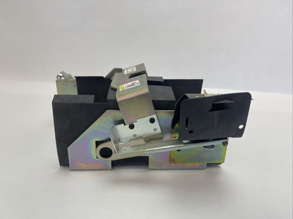 SQUARE D 9422RP1 OPERATING MECHANISM SER B MISSING LOWER METAL BRACKET 9999 R26
