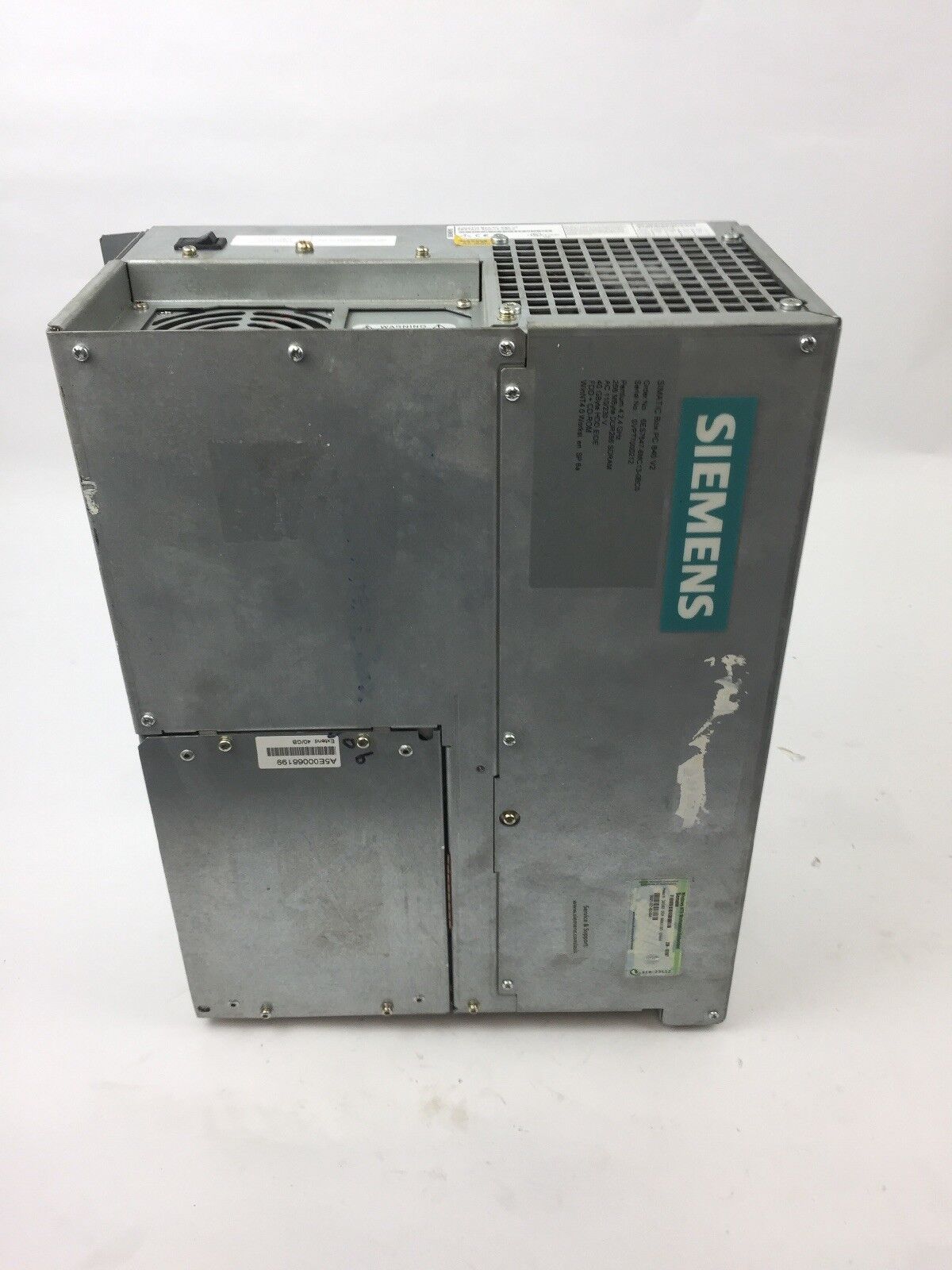 SIEMENS 6ES7647-6MC13-0BC0 SIMATIC BOX PC 840 V2 PENTIUM 4 2.4 GHz AC 110/230 V