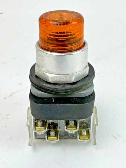 ALLEN-BRADLEY - 800T-QTH2A SER. U - AMBER ILLUMINATED PUSH BUTTON W/ BLOCK
