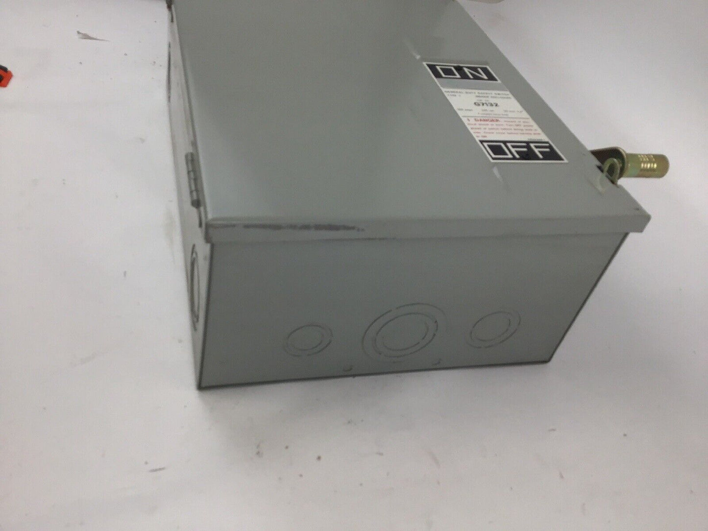 FEDERAL PACIFIC/CHALLENGER GEN DUTY SAFETY SWITCH G7132 100AMP 240VAC/250VDC