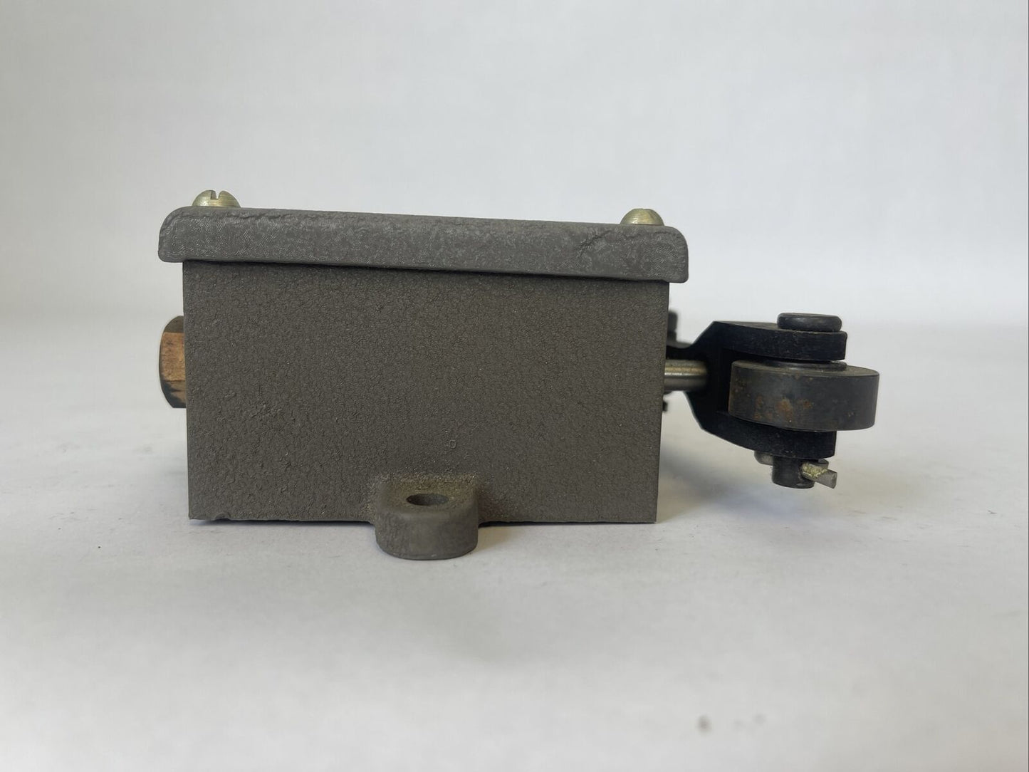 REES 03810-200 LIMIT LH