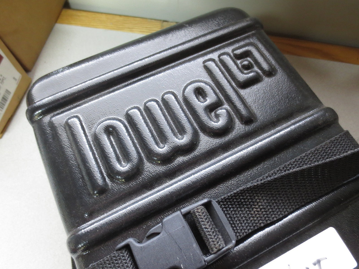 LOWELL TOTA PROFESSIONAL PHOTOGRAPHY LIGHTING SYSTEM - LIGHTS TRIPODS UMBRELLAS