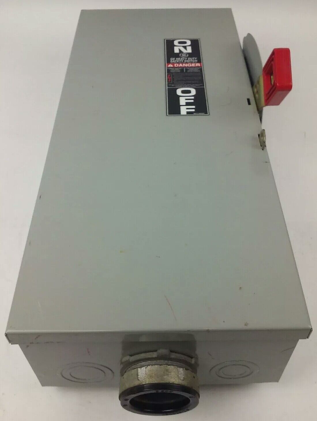 GE TH4323 MODEL 10 HD DISCONNECT SWITCH 100A, 240VAC/250VDC, 3PH, 30HP, FUSIBLE