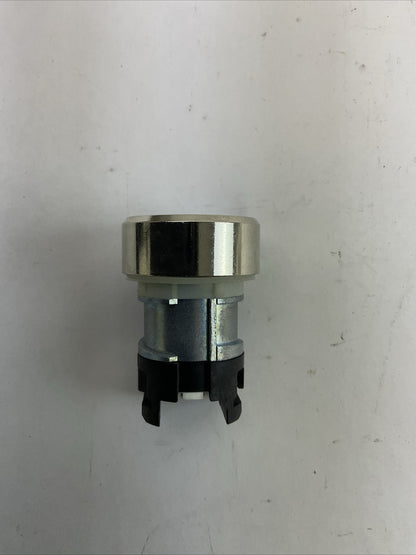 SIEMENS 3SB3 647-0AA61 WHITE ILLUMINATED PUSH BUTTON 24V