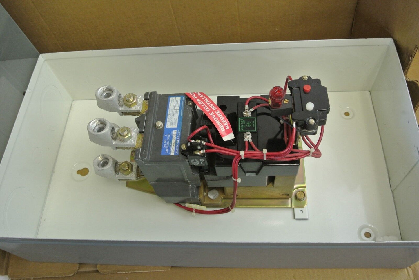 ALLEN-BRADLEY 702L-EOA926 ENCLOSED LIGHTING CONTACTOR 240V COIL - 702L-EAA926