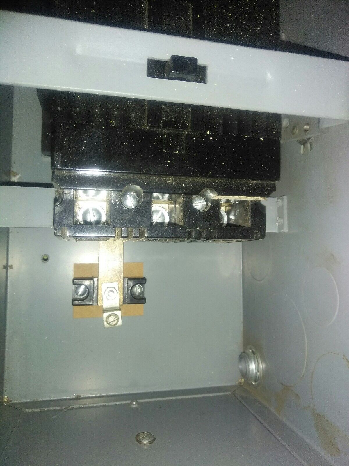 GENERAL ELECTRIC GE FVK23EF ENCLOSED CIRCUIT BREAKER - 30A, 240VAC, 3-POLE, USED
