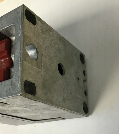 CUTLER HAMMER TYPE M LATCHED RELAY D26MR312A SER.A3