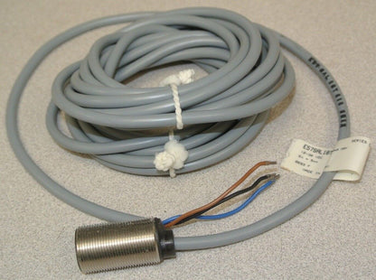 CUTLER-HAMMER E57SAL18T111 TUBULAR INDUCTIVE PROXIMITY SENSOR 18mm / NEW SURPLUS