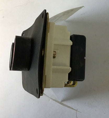 SQUARE D 9001 B48 2 BUTTON PUSH BUTTON STATION 600VAC SER.B