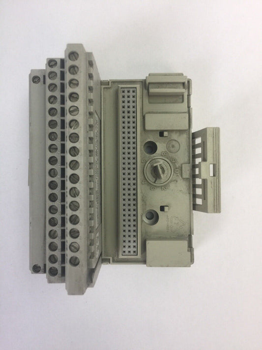 ALLEN BRADLEY 1794-TB2/A FLEXBUS TERMINAL BLOCK 5VDC 640mA