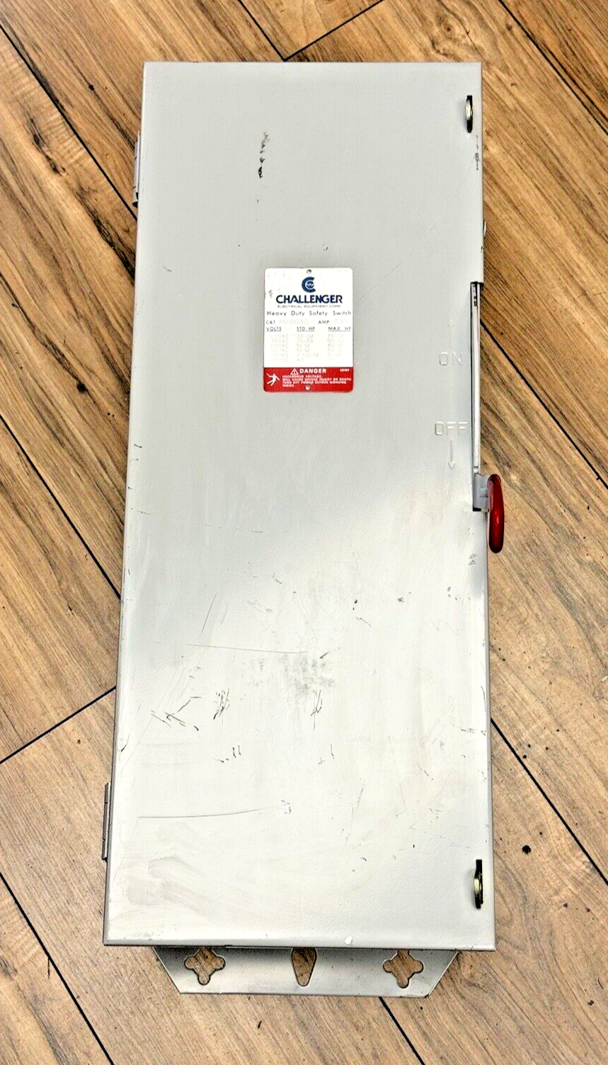 CHALLENGER - HD3630 - SAFETY SWITCH - 100 AMP, 3 POLE, 600 VAC, NEMA TYPE 1