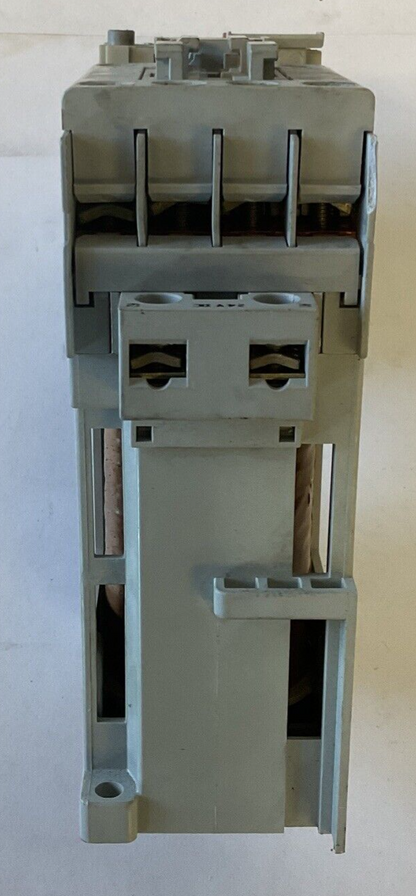 ALLEN BRADLEY 100-C-23Z*10 CONTACTOR W/ 193-ES2CB OVERLOAD SER.C 600VAC 30A