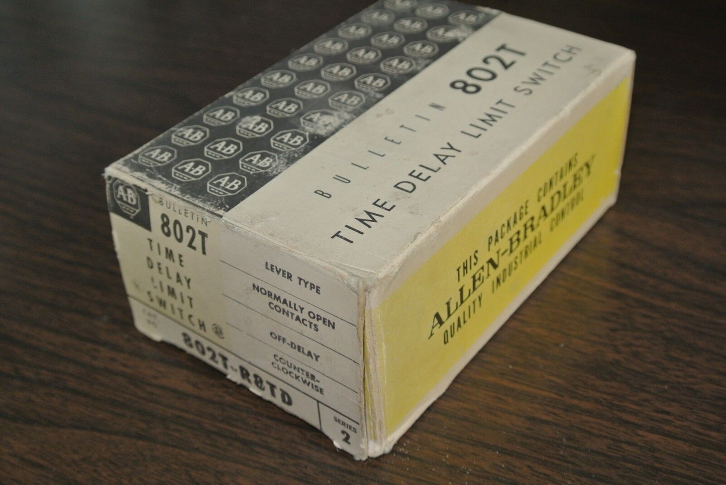 ALLEN-BRADLEY 802T-R8TD, Ser. 2 - TIME DELAY LIMIT SWITCH  NEW SURPLUS