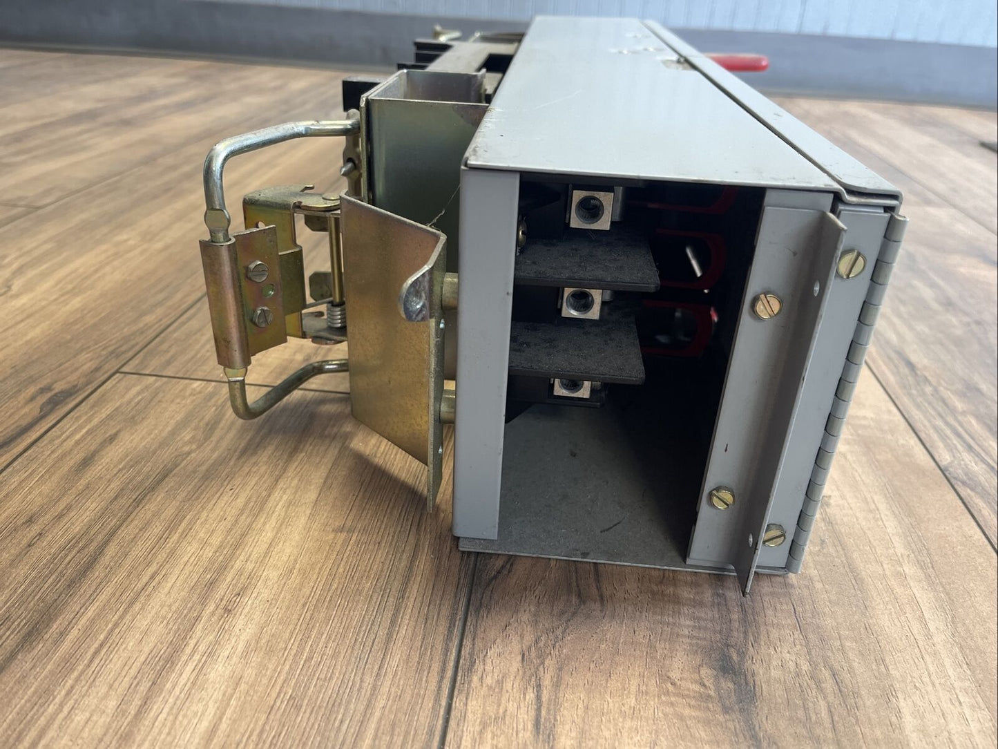 GE ADS36030HD FUSIBLE PANELBOARD SWITCH UNIT 30A 600V 20HP 3P SPECTRA SERIES