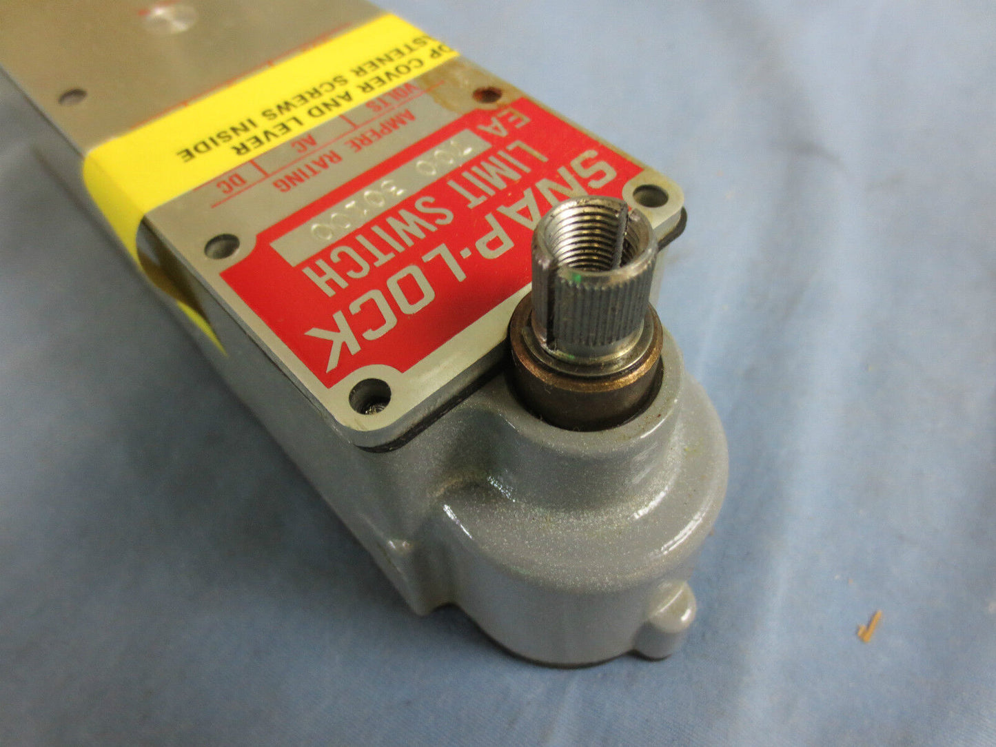 NAMCO EA700-30100 SNAP-LOCK LIMIT SWITCH - NEW SURPLUS