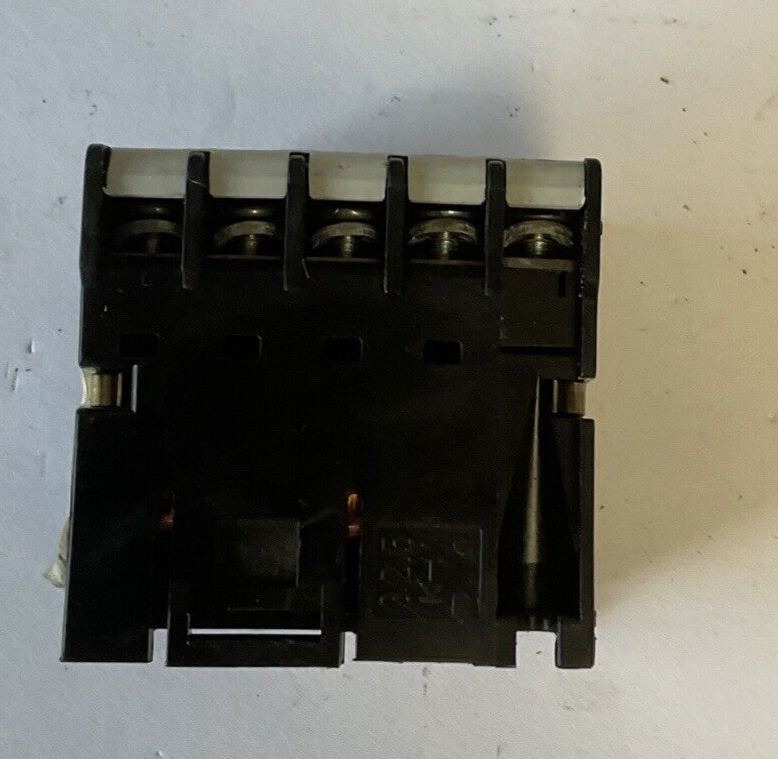 AEG 31Z RELAY SH04 400V ***LOTOF2***