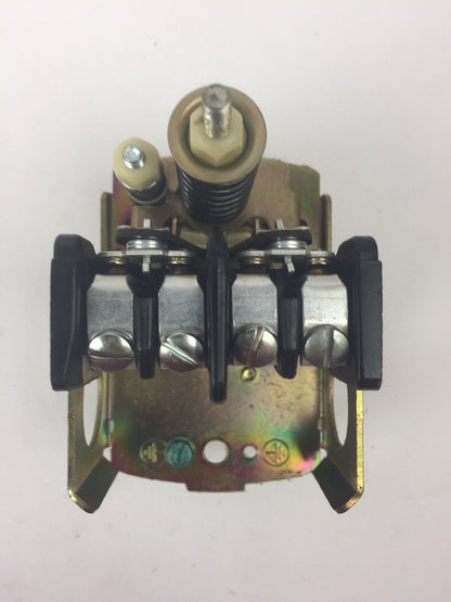 SQUARE D CLASS 9013 TYPE FSG2-S11 PRESSURE SWITCH SERIES B