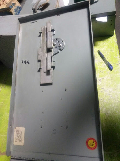 General Electric GE DD2S4324 - 200 AMP, 240 VAC 3-Pole FUSIBLE PANELBOARD SWITCH