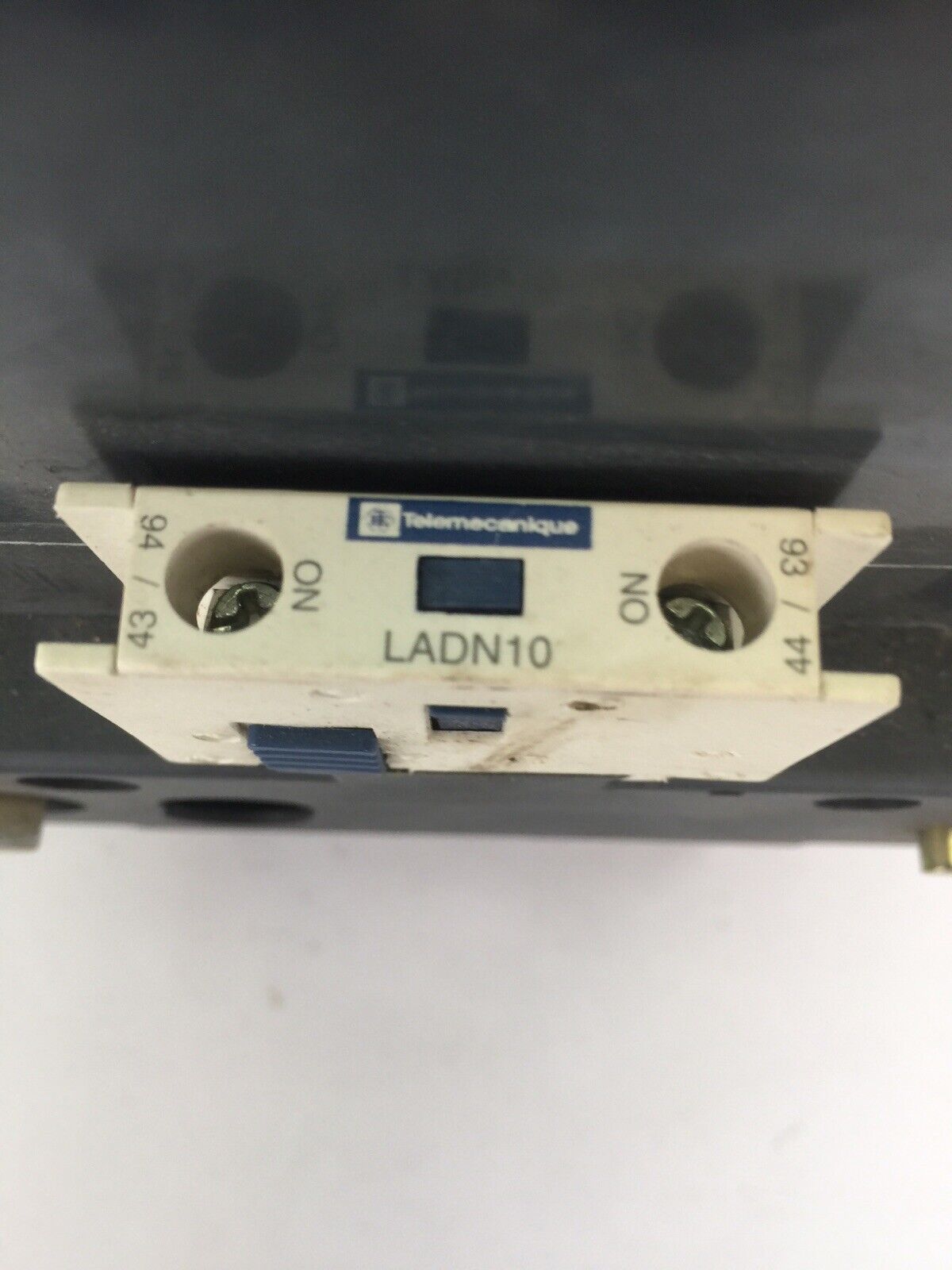 TELEMECANIQUE LC1F330 CONTACTOR 600VAC 250HP 370A LX1FH1102 110-115V 40-400HZ