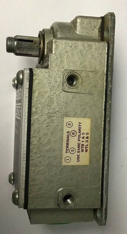 GOULD R.B.DENISON LIMIT SWITCH L100WTR-2M CONTACT 10